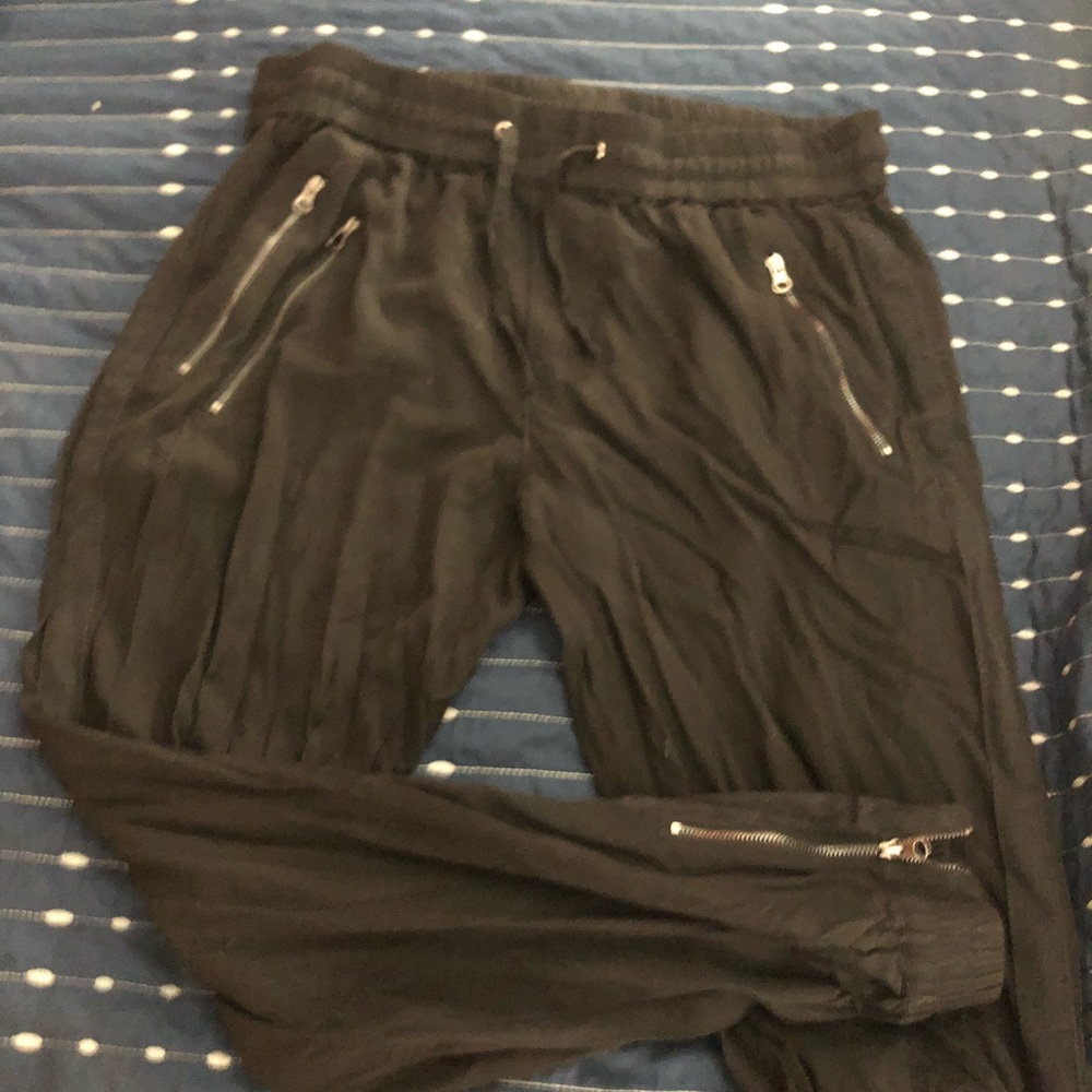 Fate zippered joggers